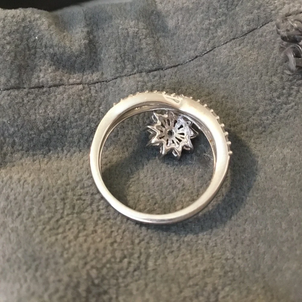 NWT Diamond Treasures SS 0.50TCW Diamond Sun Dangle Charm Crisscross Ring - Picture 9 of 16